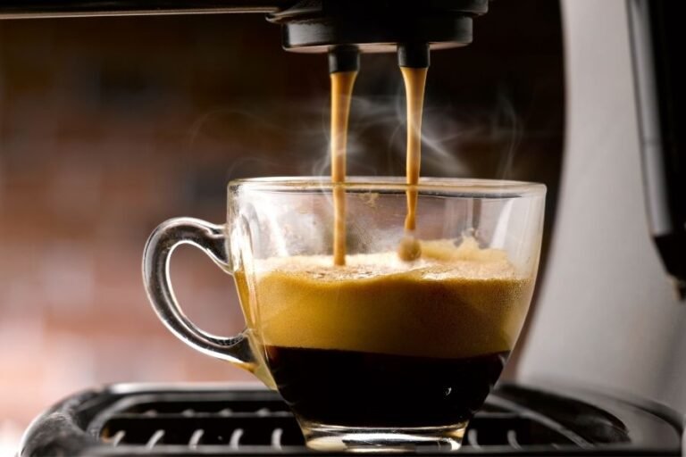 Lee más sobre el artículo Café expreso doble: ¿qué es y cómo prepararlo?