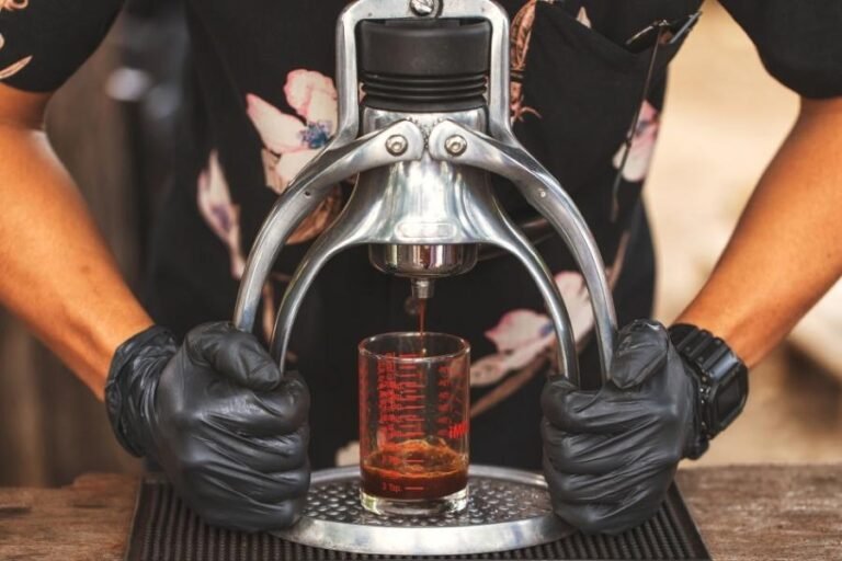 Lee más sobre el artículo Las mejores cafeteras manuales para café expreso