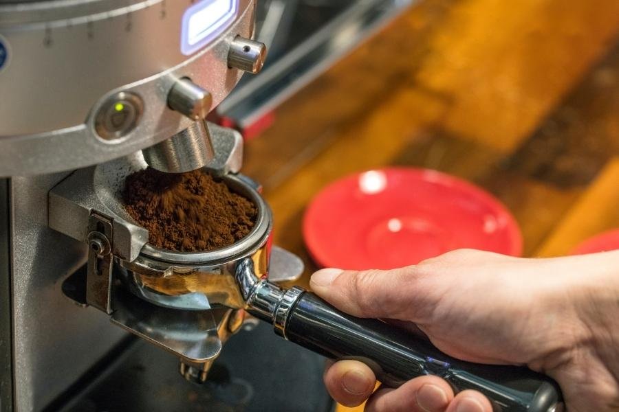 Cómo moler café para expreso